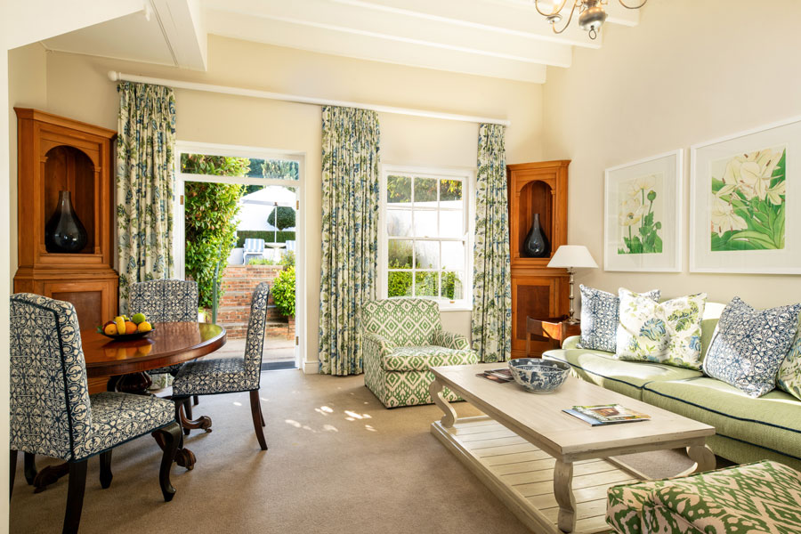 room63_loungetopatio